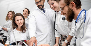 Резидент Сириуса разрабатывает клиническую косметику нового поколения